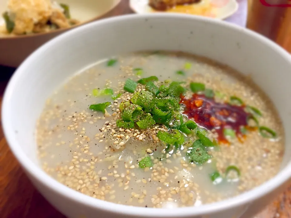 味覇ともやしと牛乳でトンコツラーメンもどき|tesasakiさん