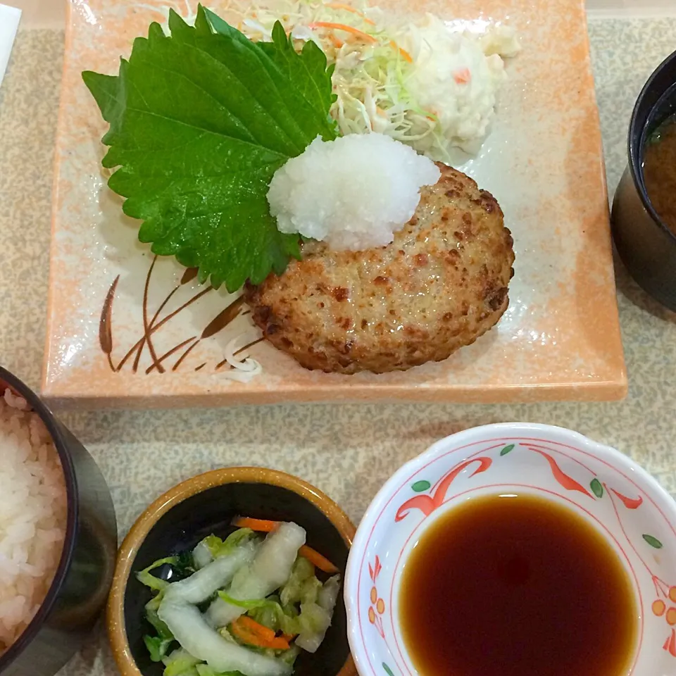 ハンバーグ定食✨|梅花権現さん