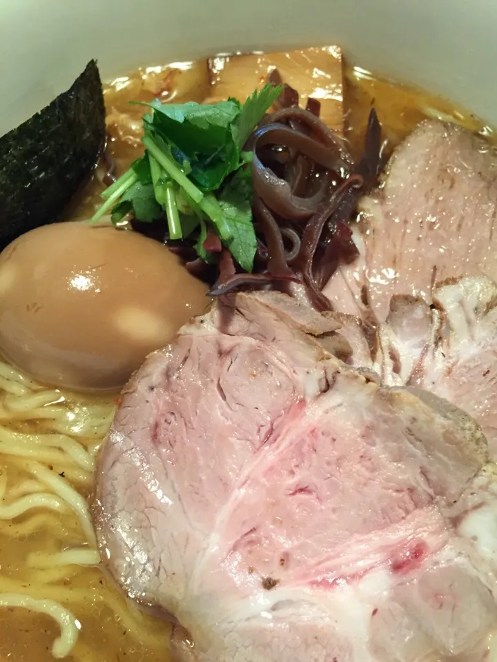 Snapdishの料理写真:上越市 龍馬軒 塩ラーメン❗️|TAKさん