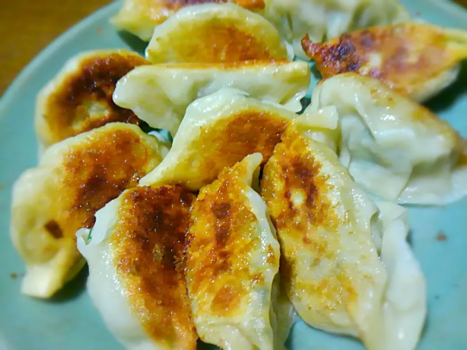 ニラたっぷり焼き餃子パーティー|プロフーモさん