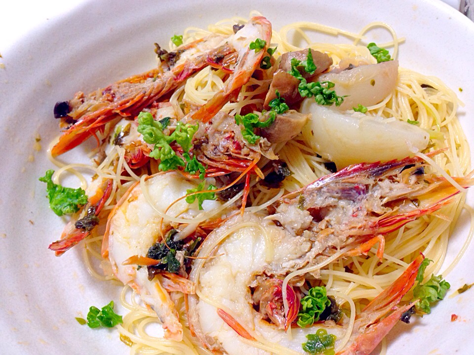 海老のアヒージョを使って、パスタ(^^)スパークリングワインと相性がgoodなひと皿♬