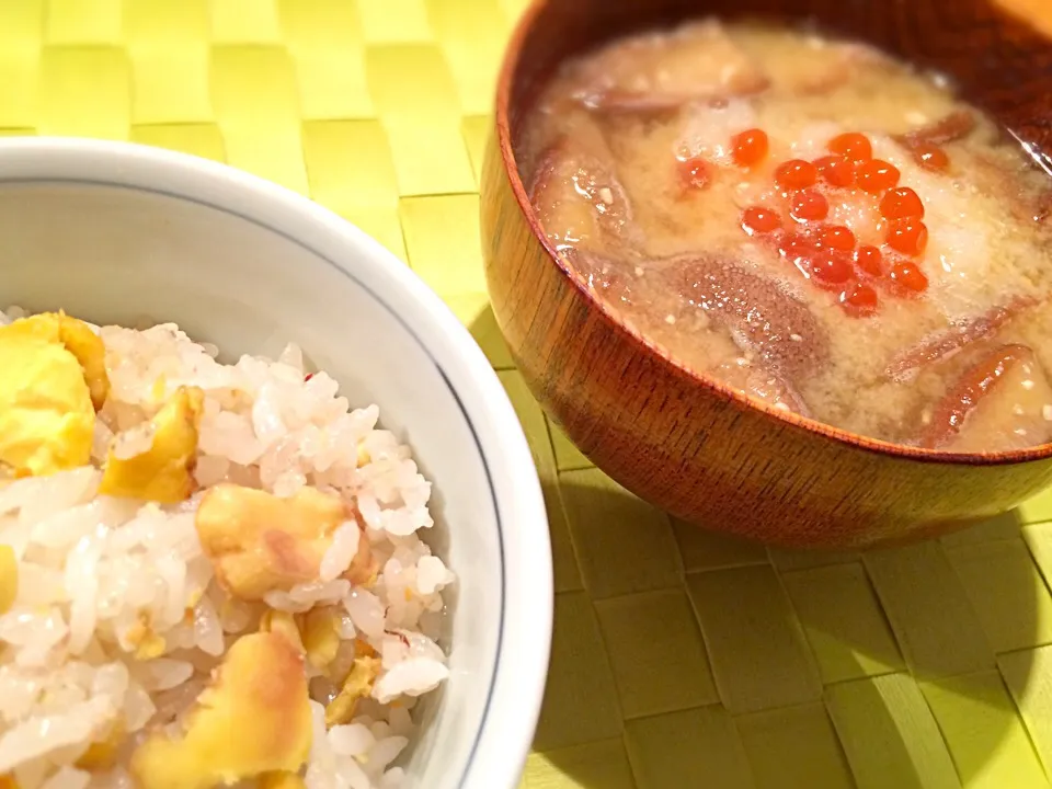 秋の味覚✨ 今日採ってきた落葉きのこ🍄の味噌汁 と 粉々になってしまった栗ご飯🌰|doc3387さん