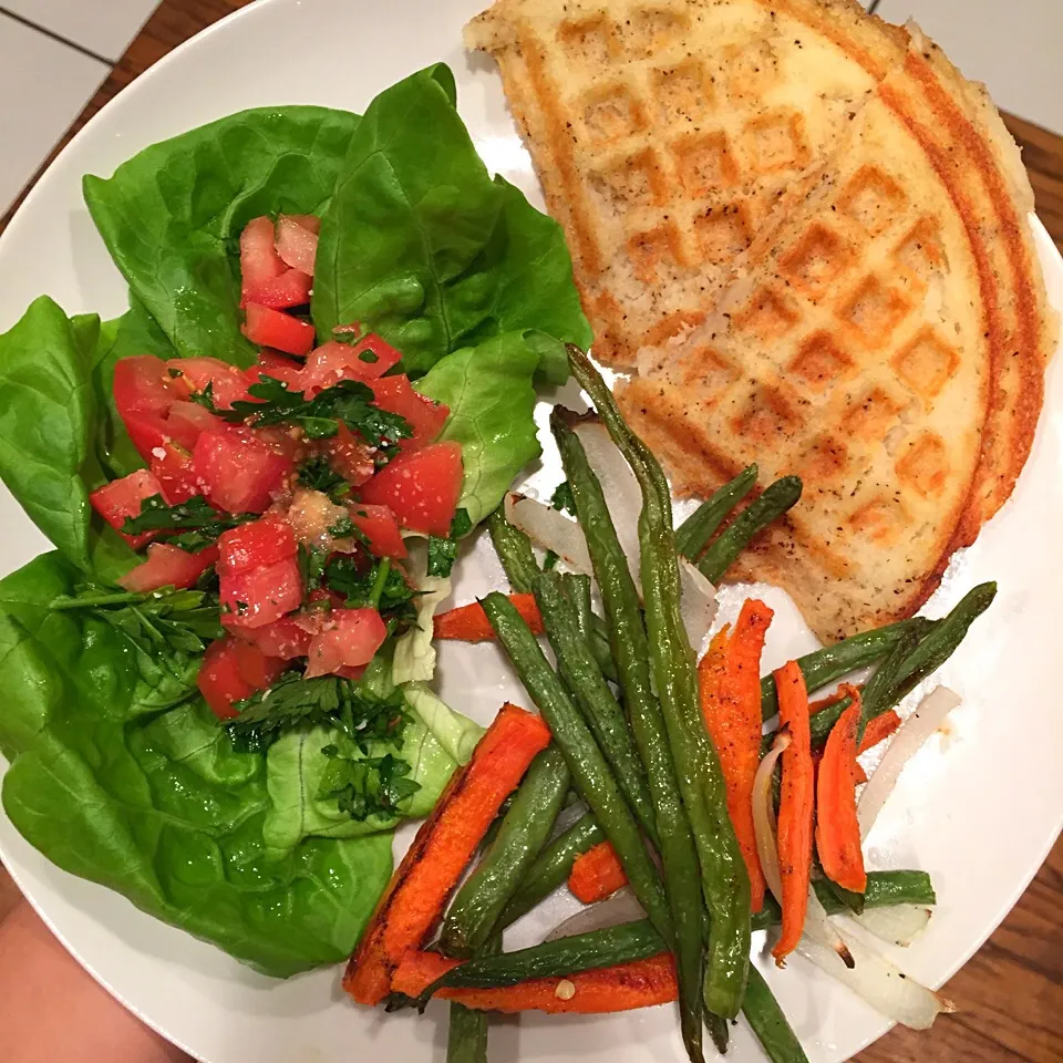 Waffle mashed potatoes, roasted veggies and side salad|victoria valerioさん