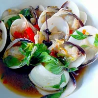 clams Thai style with oyster sauce #thaifood #thai #food #happiness #clams #oystersauce #hot #spicy|Revaさん