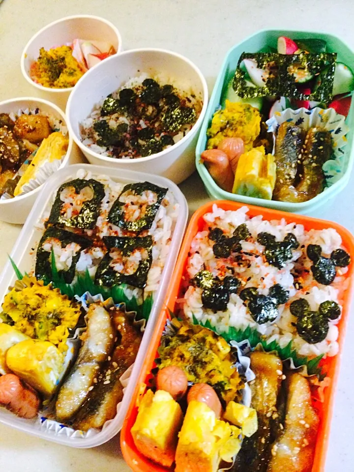 Snapdishの料理写真:長女が作る女子っぽい四人のお弁当。ミッキーのみやけど。|りんさん