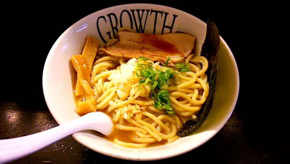 麺処GROWTH＠池袋
らぁ麺 中盛 770円
#ラーメン #東京都 #池袋駅|しんたたさん