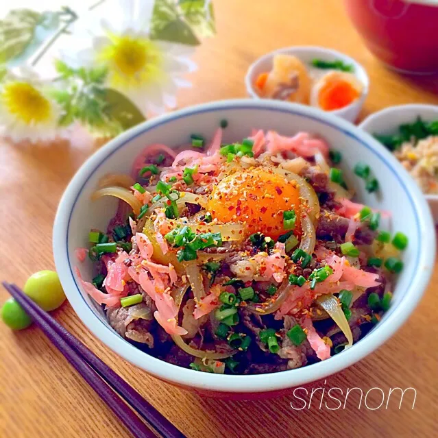 Sho-koちゃんの sho-ko作❕美味しい牛丼vs吉野屋の牛丼♪♪♪ ～因縁の対決!!!|なおさん