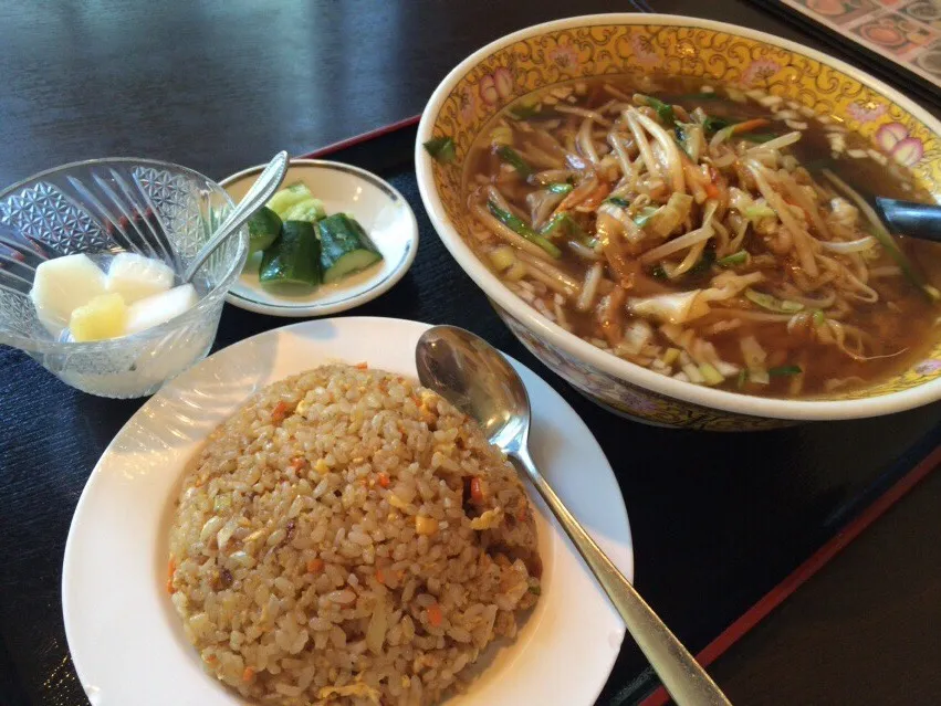 【日替定食】豚肉細切り・もやしラーメン+小チャーハンを頂きました。|momongatomoさん