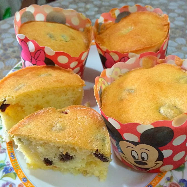 Cheese mix fruits cup cake|dynaさん