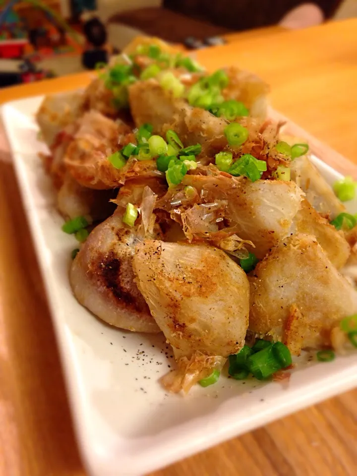 みずほさんの料理 たこ焼きじゃないよ‼︎里芋だよぉ〜♪|ecoさん