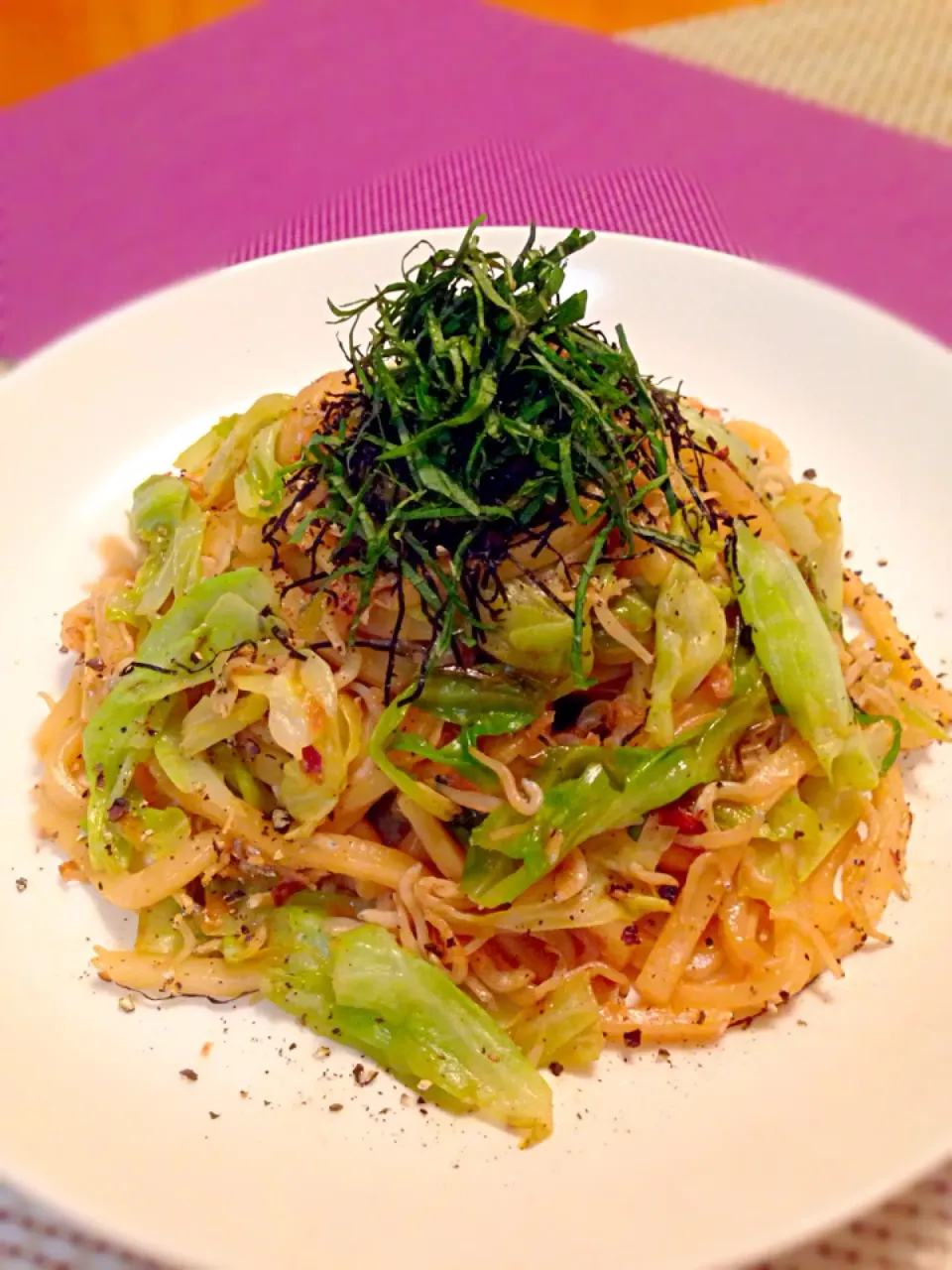 焼きキャベツとシラスのうどん🍜|チョッパー＆ホヌさん