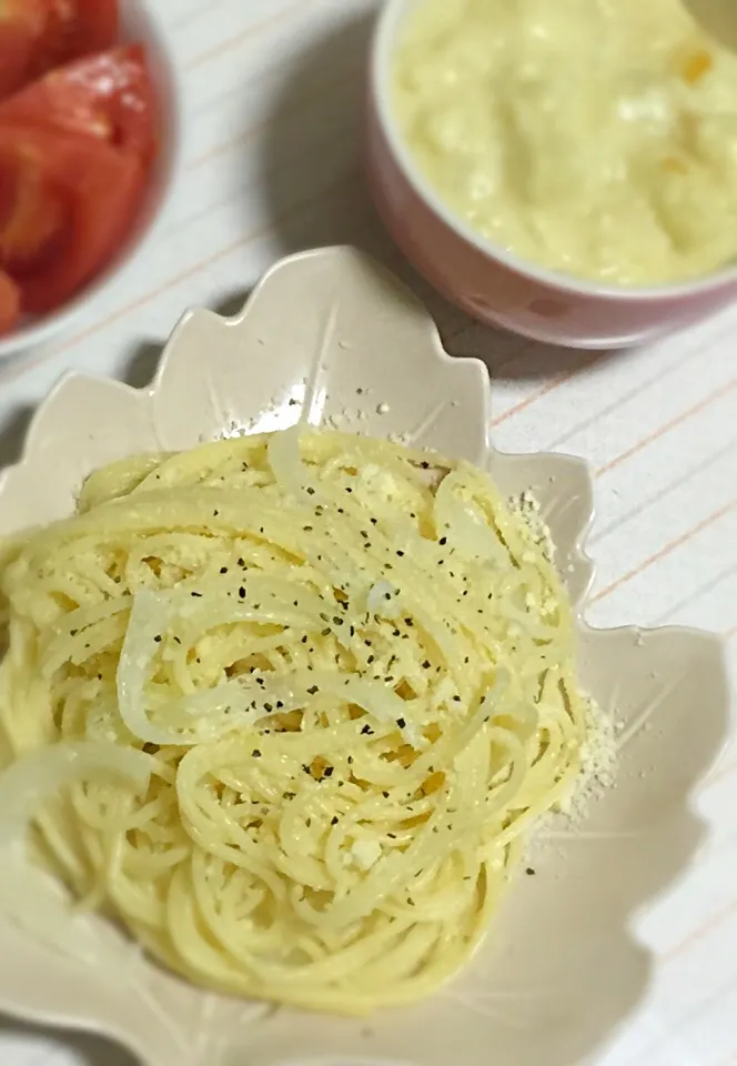 Snapdishの料理写真:麻紀子さんの料理 玉ねぎとパルミジャーノのパスタ|Ayakaさん