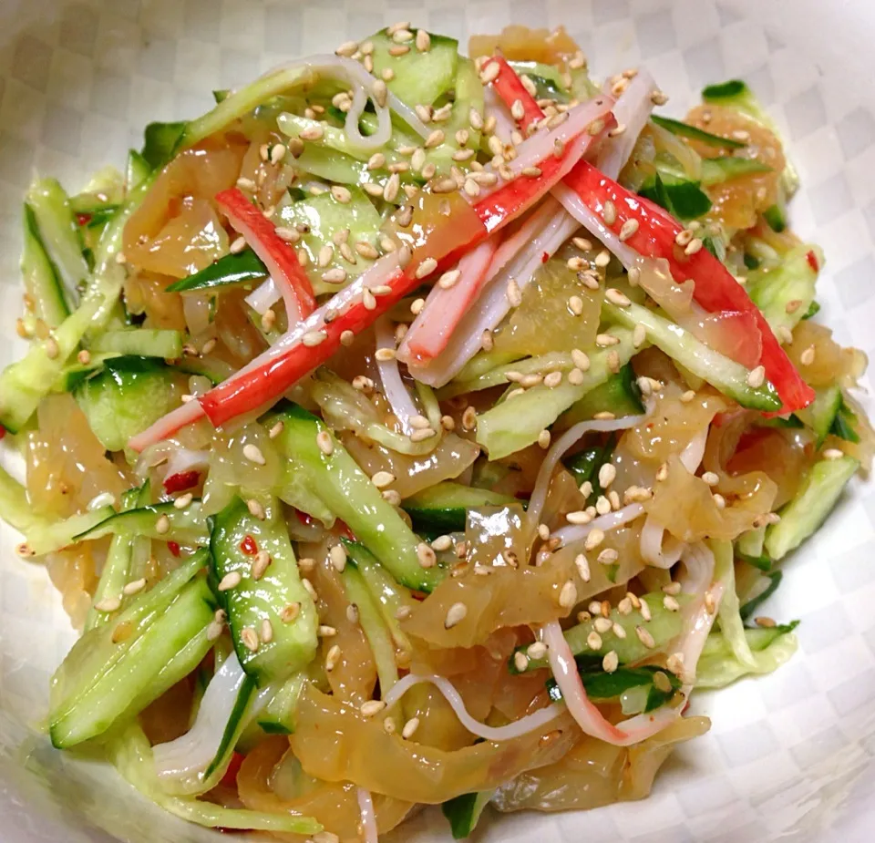 にゃんこmoさんの料理 中華クラゲ、カニカマ、キュウリを混ぜるだけ😋|川上千尋さん