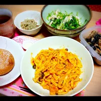 Snapdishの料理写真:＊蟹のトマトクリームパスタ
＊おから
＊鶏肉と豆苗のゆず胡椒和え
＊秋刀魚の山椒煮|CHIHIROさん