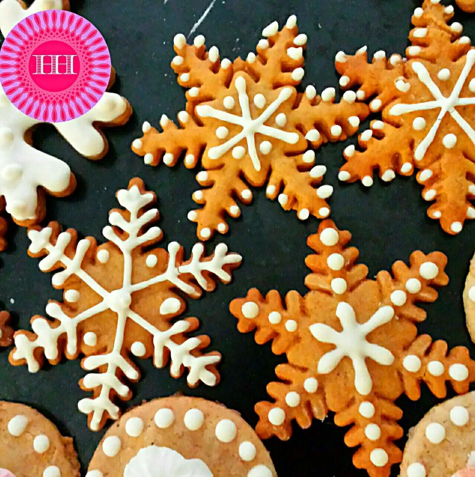 Gingerbread Stars #gingerbread #cookies #stars #christmas #yummie|Biscuite Queenさん