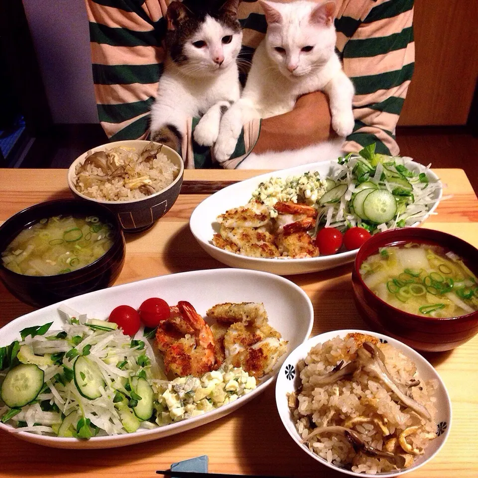 エビとイカのハーブパン粉焼き。舞茸の炊き込みご飯。|naouさん