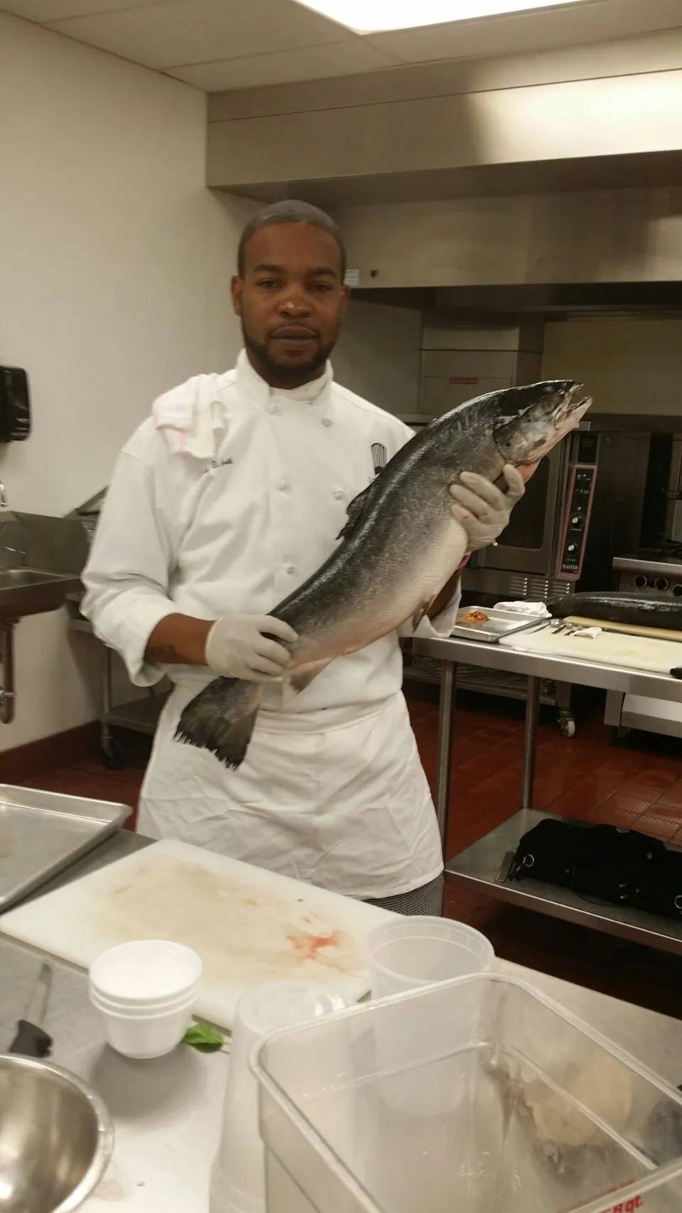 hubby getting ready to fabricate the salmon|sheree smithさん