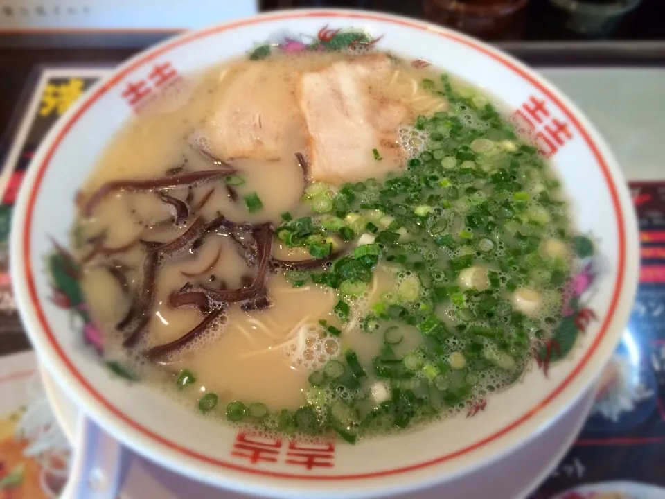 純とんこつラーメン|Yas Nakさん