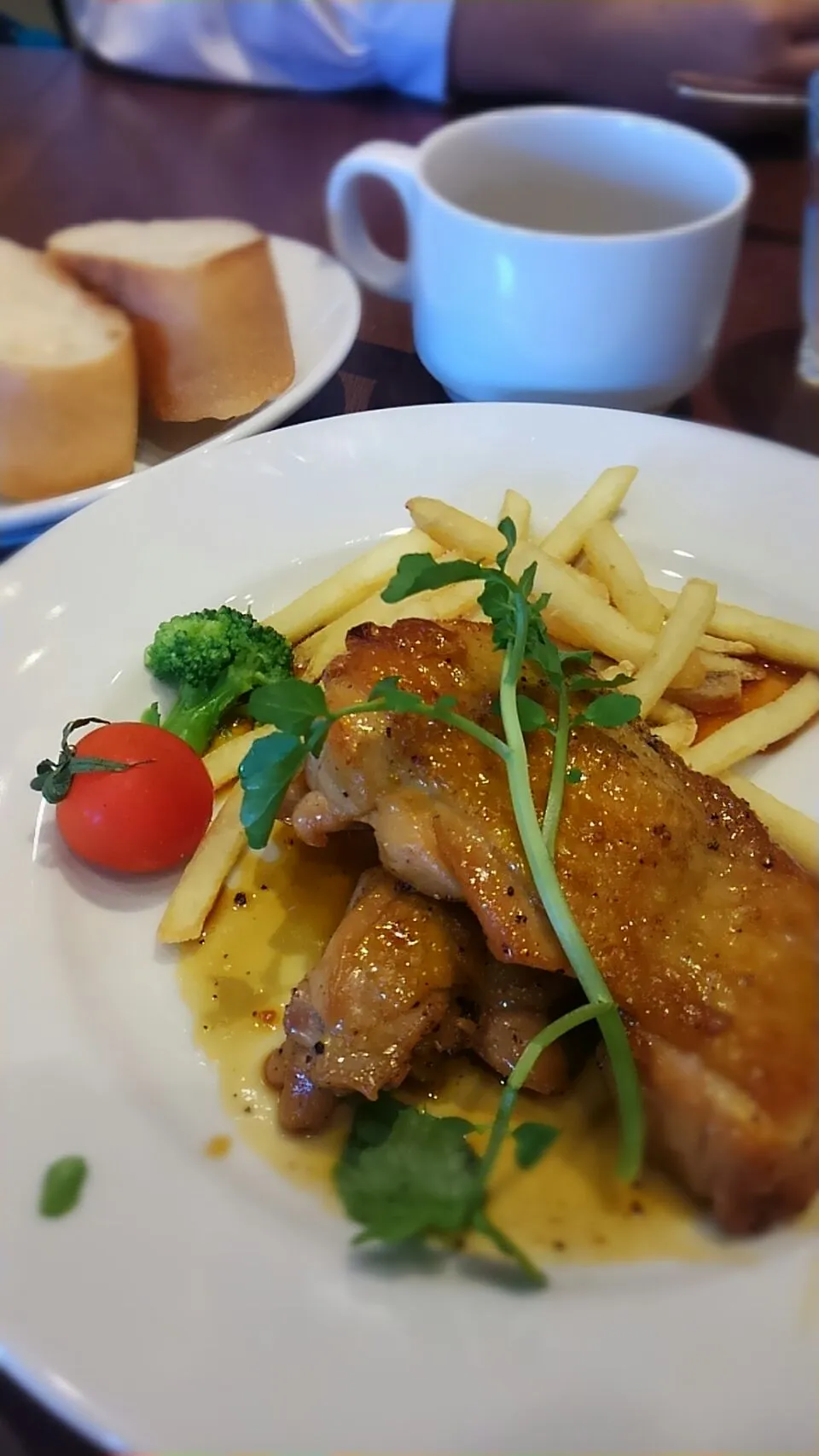 日替わりランチセットは照り焼きチキン|ヴェローナのパン屋さんさん