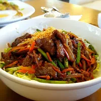 lemongrass Beef on vermicelli #vietnamesefood|Nugeさん