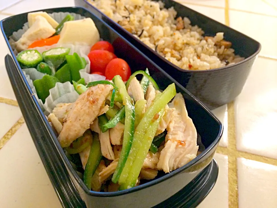 Lunch Box. Boiled chicken & Cucumber with Ume Sauce , Okra , Sugar Tomato , Koya Tofu , Hijiki Fried Rice.|Marie.さん