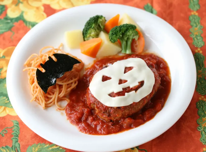 ハロウィン煮込みハンバーグ|カゴメトマトケチャップさん