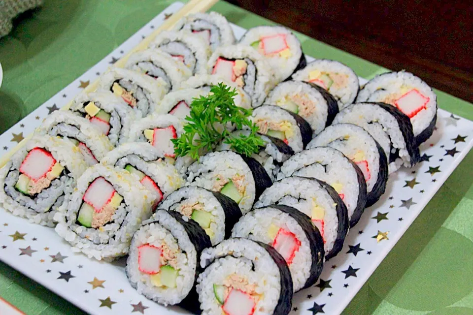 Snapdishの料理写真:California Maki Sushi Roll.|Michelle Hermoso Venturaさん