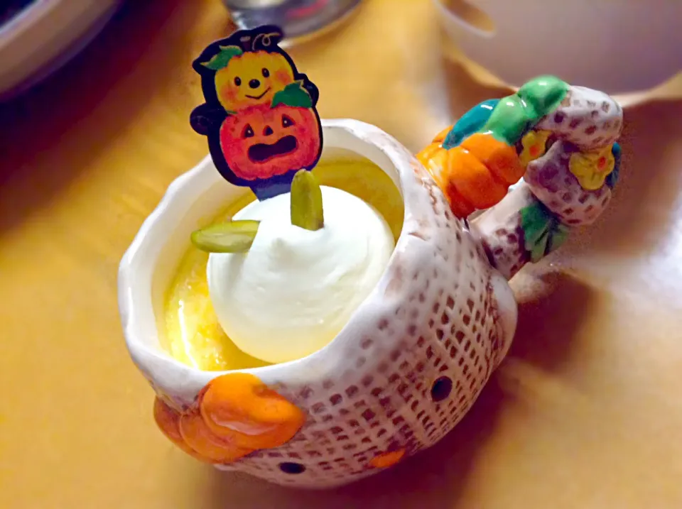 PuMpkiN BruLeE in a CutE HeLLo KiTTy Cup!!|GeMzKiTchさん