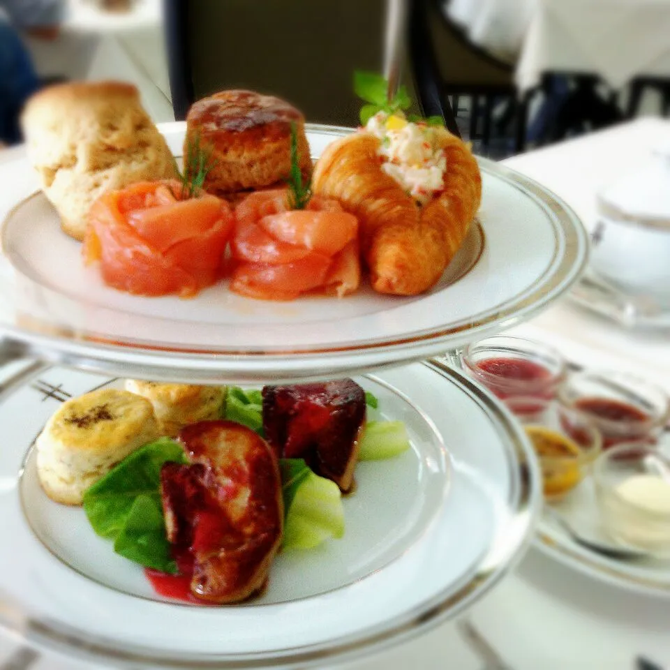 Snapdishの料理写真:Afternoon Tea Set|Live Positivelyさん