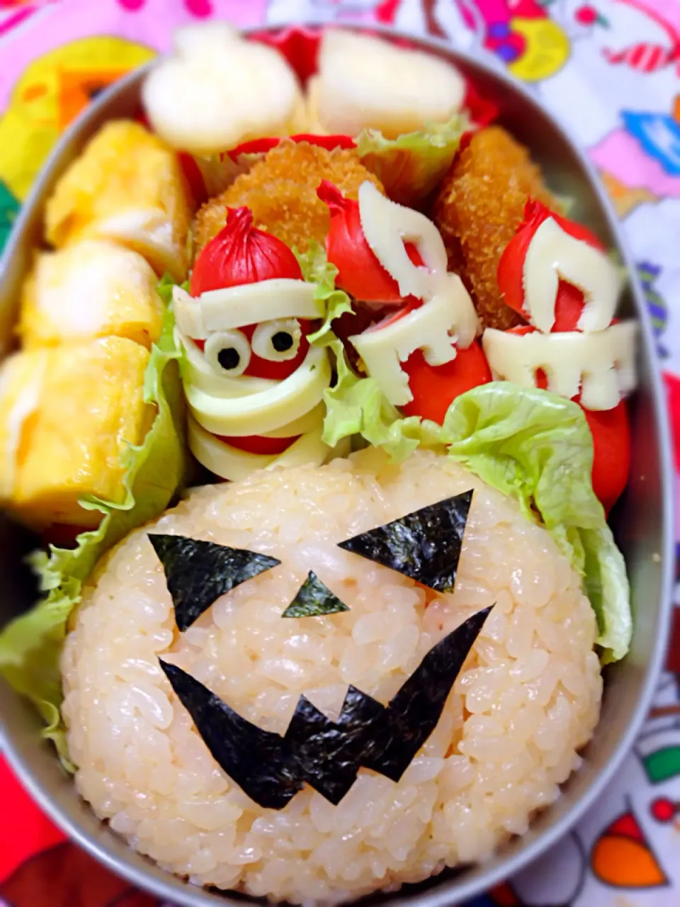 ハロウィンお弁当！寝坊したのでお化けかぼちゃにしました笑。ザッキーさんのキャンドルとコラボで！！|まみさん