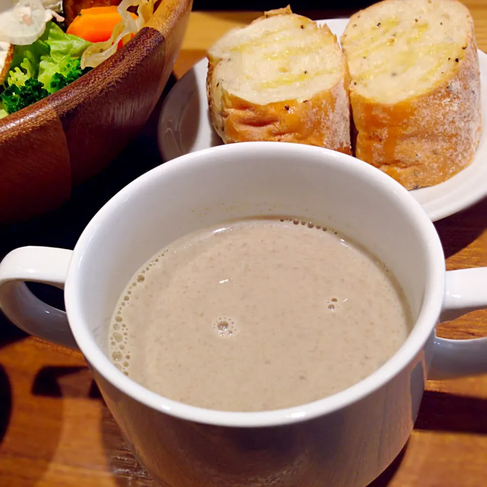 mushroom ランチ。スウプとパン|めりさん