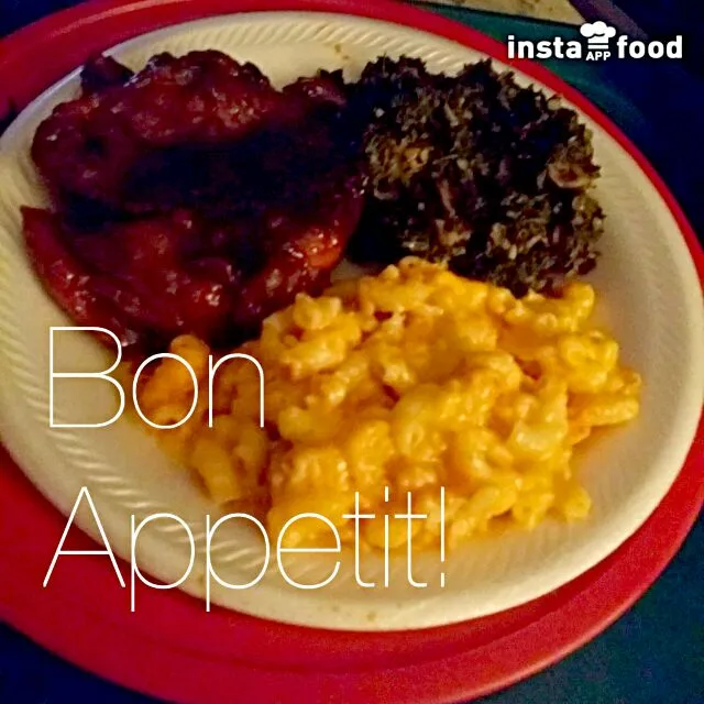 Snapdishの料理写真:I made tender pork with a spicy sweet Tamarind sauce spinach with bacon onion and garlic macaroni baked with buttery crackers and ranch croutons #goodeats #home|christl babcockさん