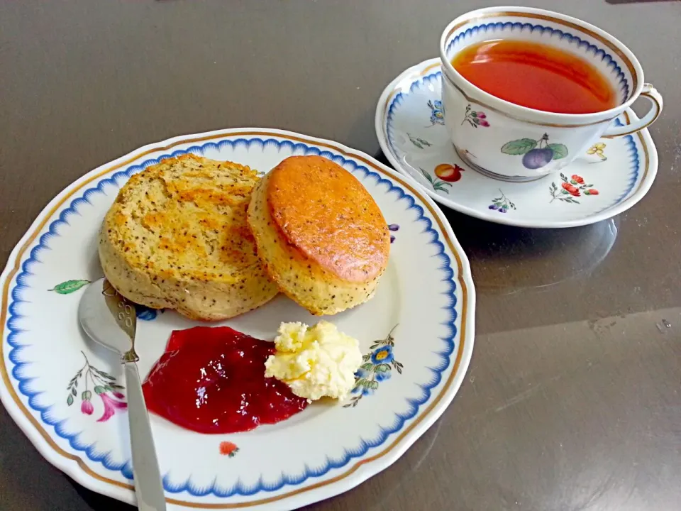 英国フェアで買った、紅茶のスコーンとクロテッドクリーム(*´∀`)♪|孫敬惠さん