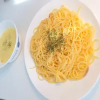 Snapdishの料理写真:チーズクリームパスタとコーンスープ|渡辺健介さん