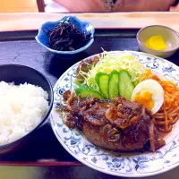 Snapdishの料理写真:ハンバーグキノコソースのゎ|ひろこさん