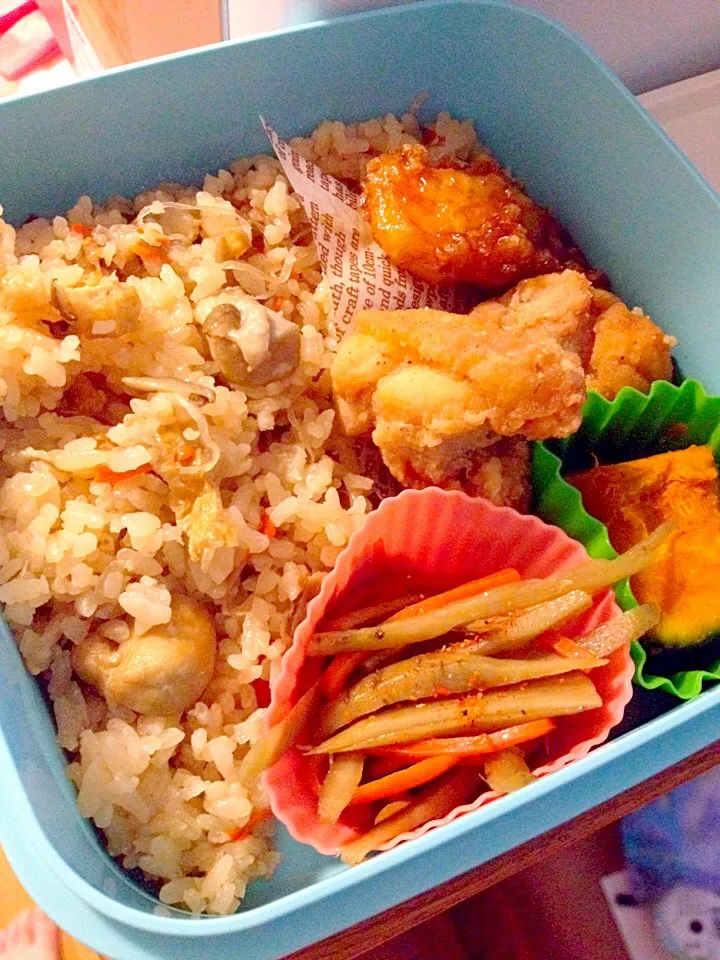 Snapdishの料理写真:鶏ゴボウ5目炊き込みご飯弁当|chii4さん