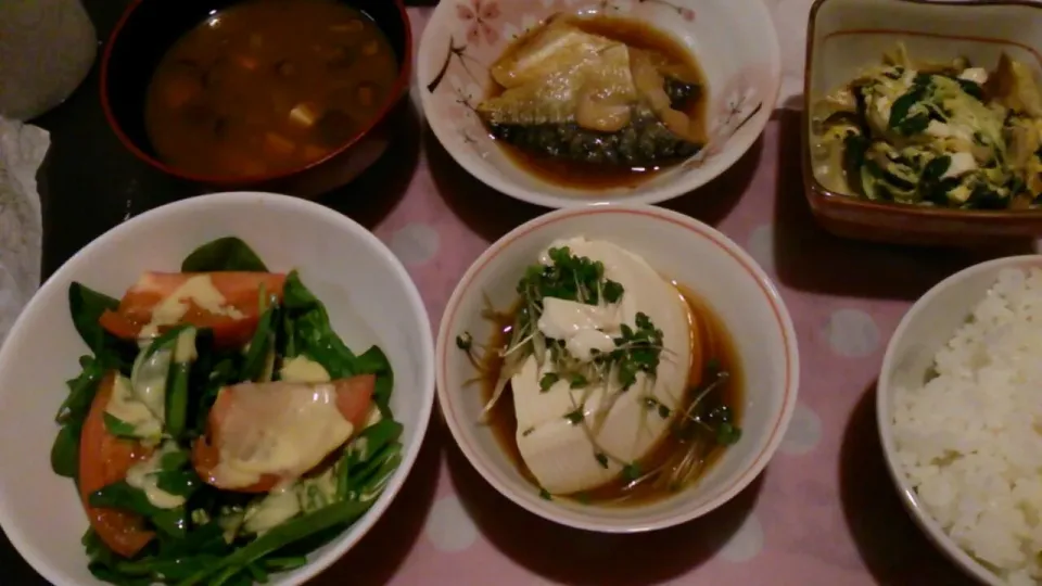 10/16 鯖のみぞれ煮、ほうれん草サラダ、豆腐、豆腐チャンプル、なめこ味噌汁|クラキティさん