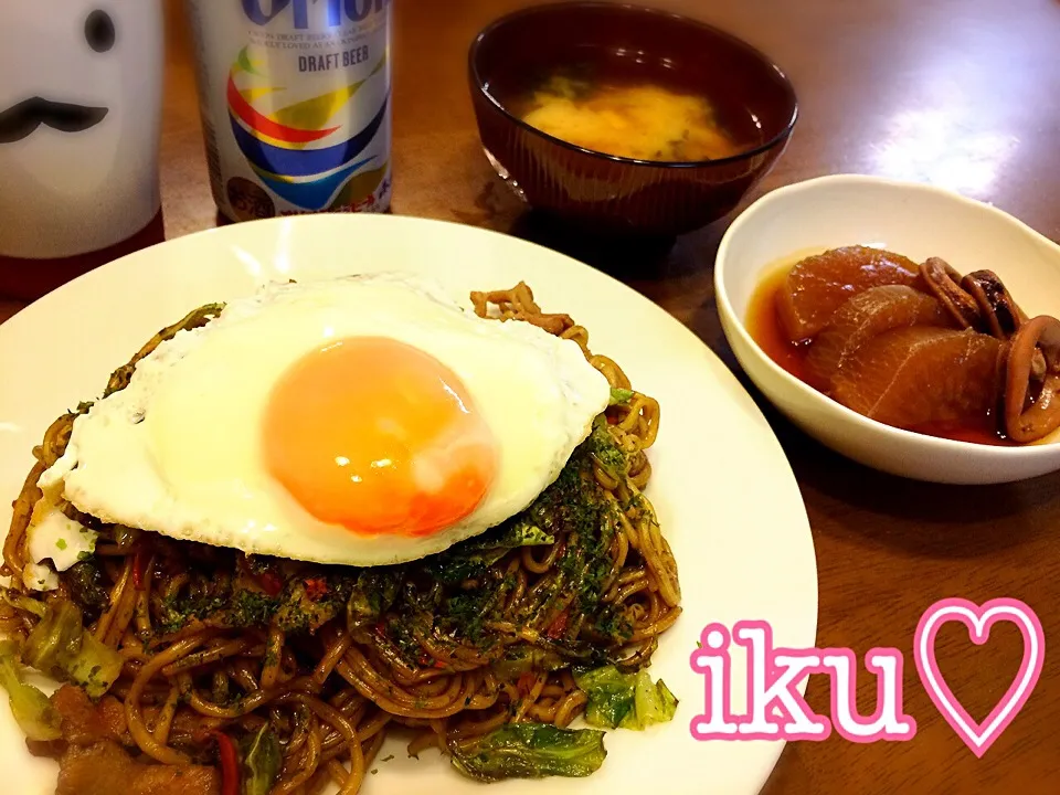 焼きそば、烏賊と大根の煮物、アオサとお豆腐のお味噌汁♬|いく❤️さん