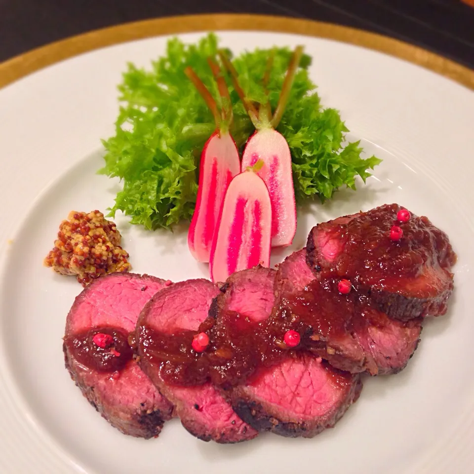 ローストビーフ🐮無花果ソース   〜炊飯器保温で〜|もとぱんさん