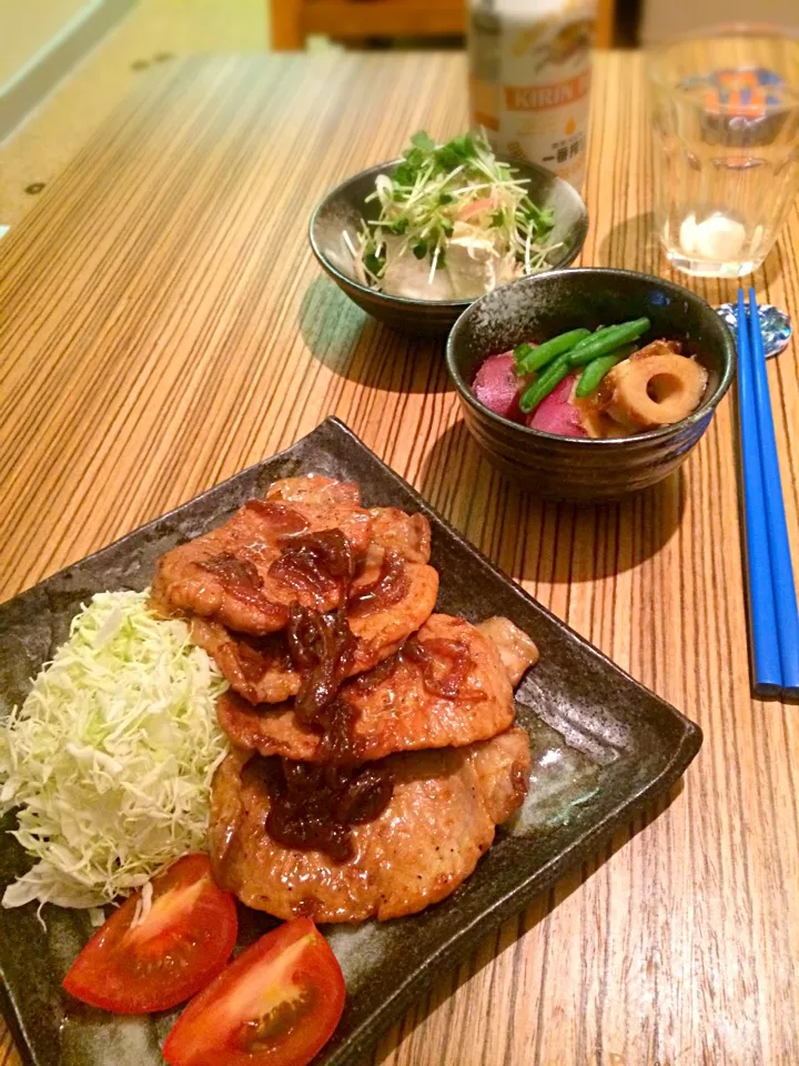 ＊晩ご飯＊ 豚ロースの生姜焼き サツマイモと竹輪とインゲン煮物 冷奴|pinoyamaさん