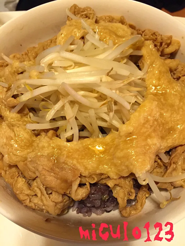 Snapdishの料理写真:雑穀米の豚トロロ丼|いつみさん