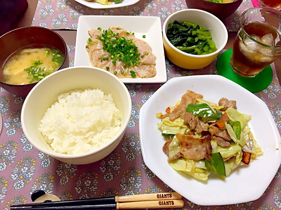 Snapdishの料理写真:野菜炒めととりのたたき。|kayonさん