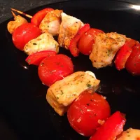 Snapdishの料理写真:Nando's chicken, red pepper and tomato skewers|Chan Smithさん