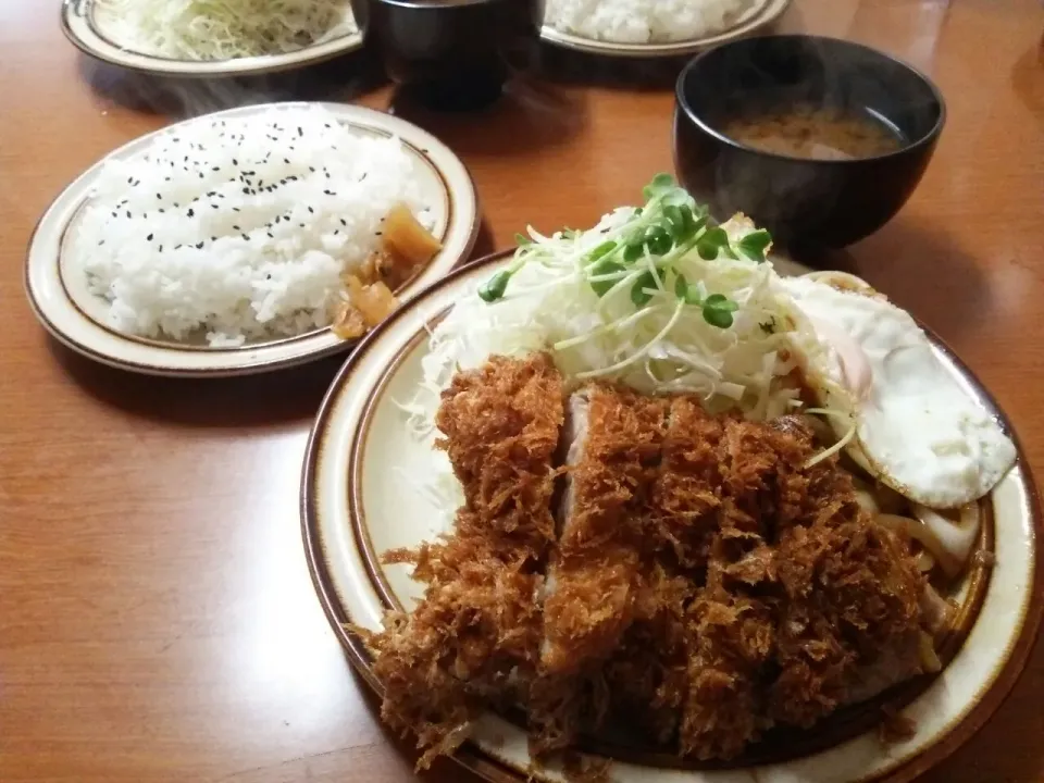 Snapdishの料理写真:馬場 南海のチキンカツしょうが焼きライスです。|東京ライオンズさん