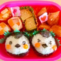 Snapdishの料理写真:遠足ペンギンちゃんキャラ弁|めりりんさん