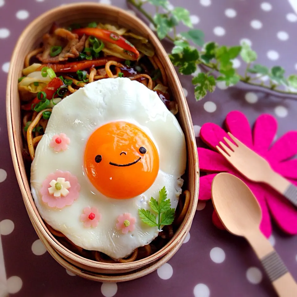 Snapdishの料理写真:焼きそば弁当|Saori Nishidaさん