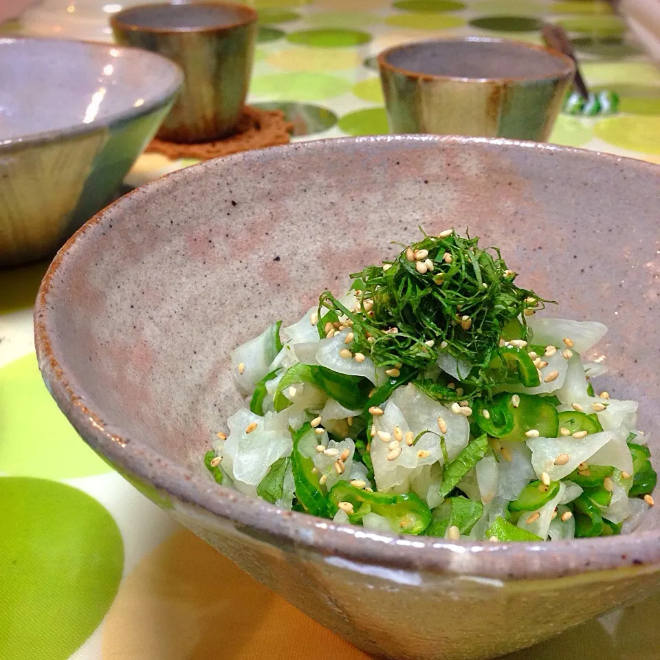 大葉を大量消費❗️シンプル和サラダ。|うさ爺さん