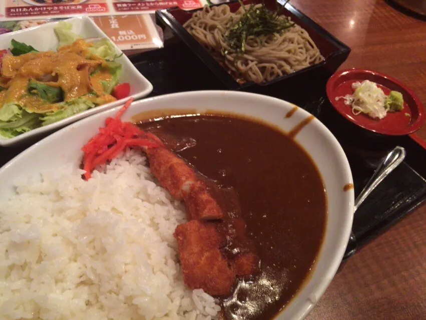 チキンカツカレー&そば定食を頂きました。|momongatomoさん