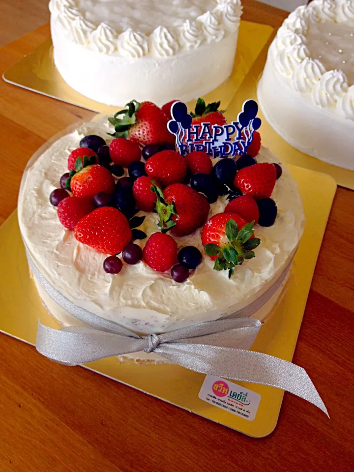 Birthday red velvet cake|Je T'en Prie Coffeeさん