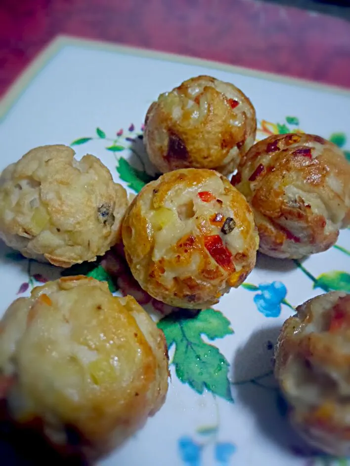 baked fish balls in takoyaki style|honeylett guevarraさん